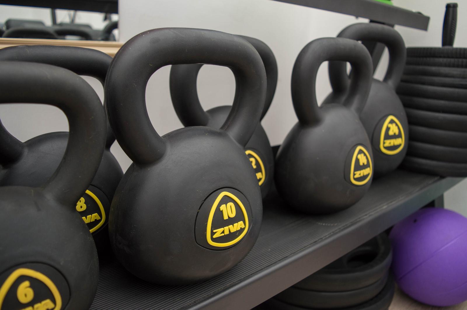 Echipament profesional în sala Downsize Fitness Târgoviște